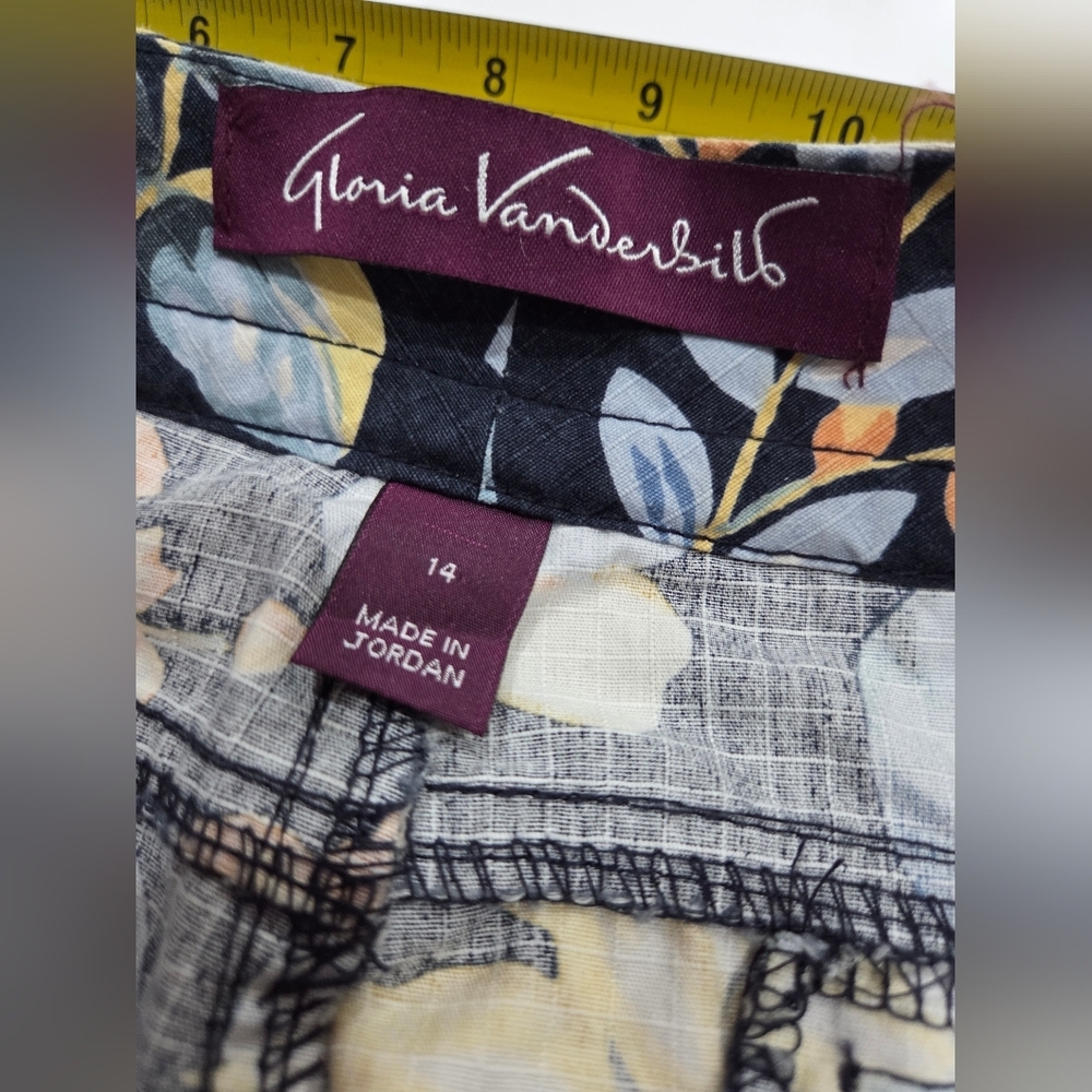 NWT Gloria Vanderbilt Floral Print Bermuda Shorts Sz.14 - Picture 8 of 10